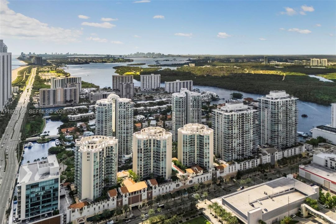 For Sale: $1,899,000 (3 beds, 3 baths, 1892 Square Feet)