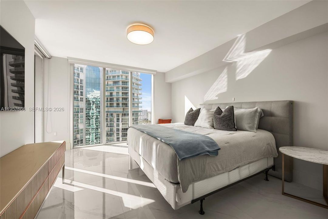 For Sale: $1,899,000 (3 beds, 3 baths, 1892 Square Feet)