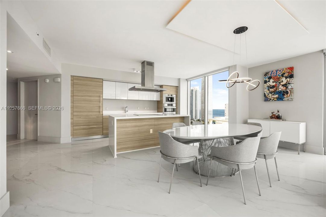 For Sale: $1,899,000 (3 beds, 3 baths, 1892 Square Feet)