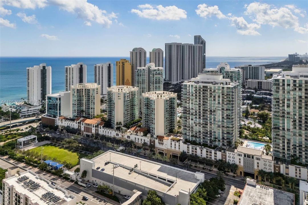 For Sale: $1,899,000 (3 beds, 3 baths, 1892 Square Feet)