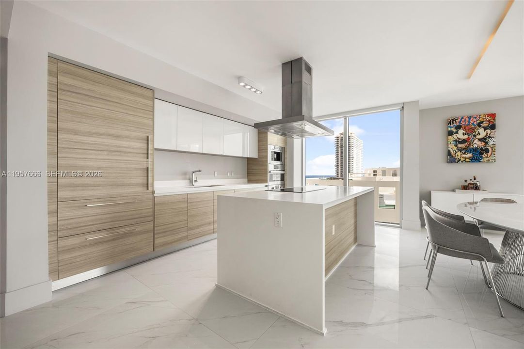 For Sale: $1,899,000 (3 beds, 3 baths, 1892 Square Feet)