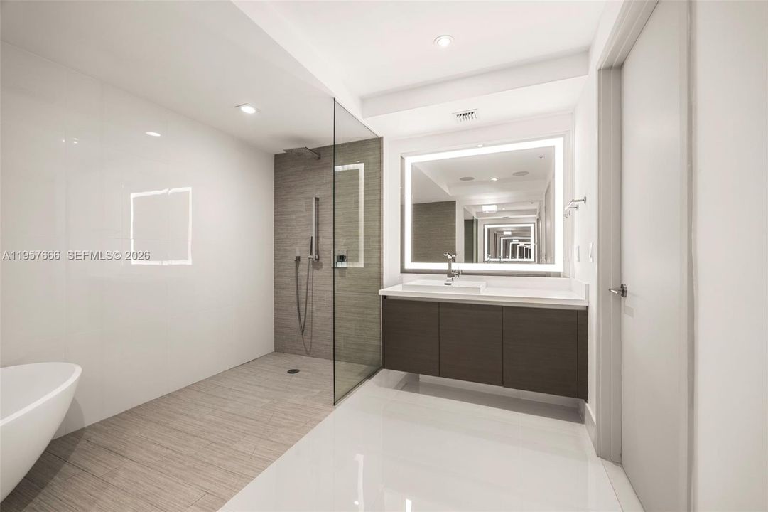 For Sale: $1,899,000 (3 beds, 3 baths, 1892 Square Feet)