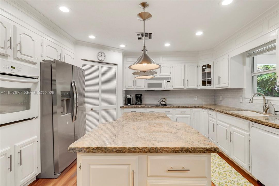 For Sale: $1,890,000 (4 beds, 3 baths, 2778 Square Feet)
