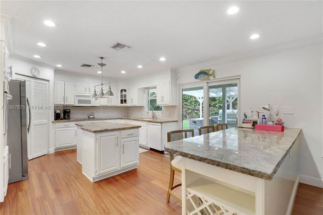 For Sale: $1,890,000 (4 beds, 3 baths, 2778 Square Feet)