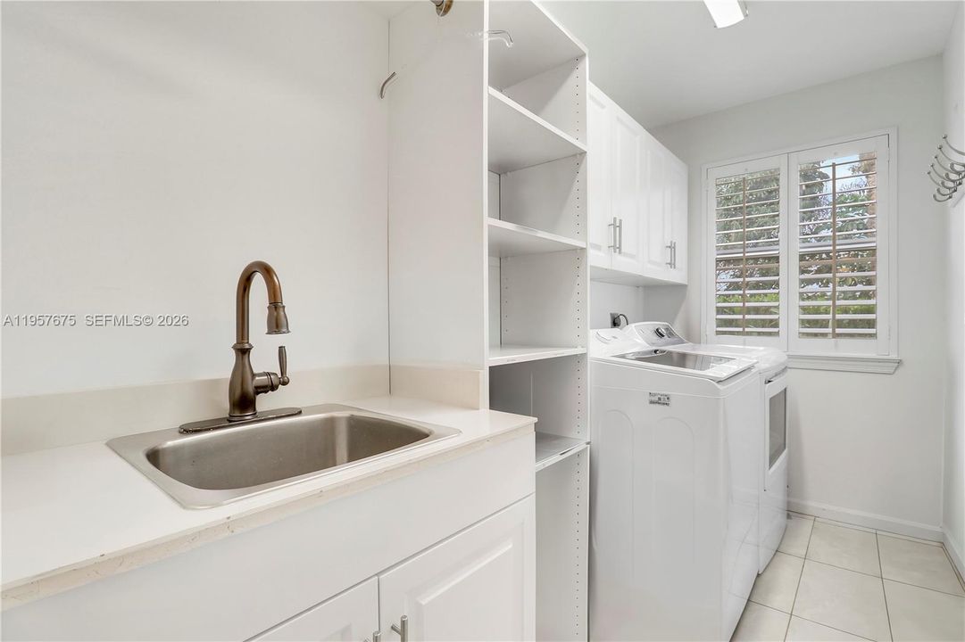 For Sale: $1,890,000 (4 beds, 3 baths, 2778 Square Feet)