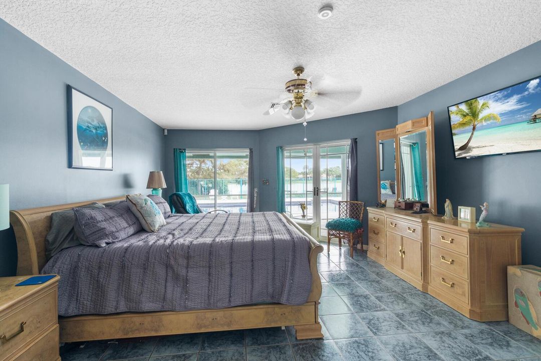 8862 Estate Dr-large-013-012-DSC7791-150