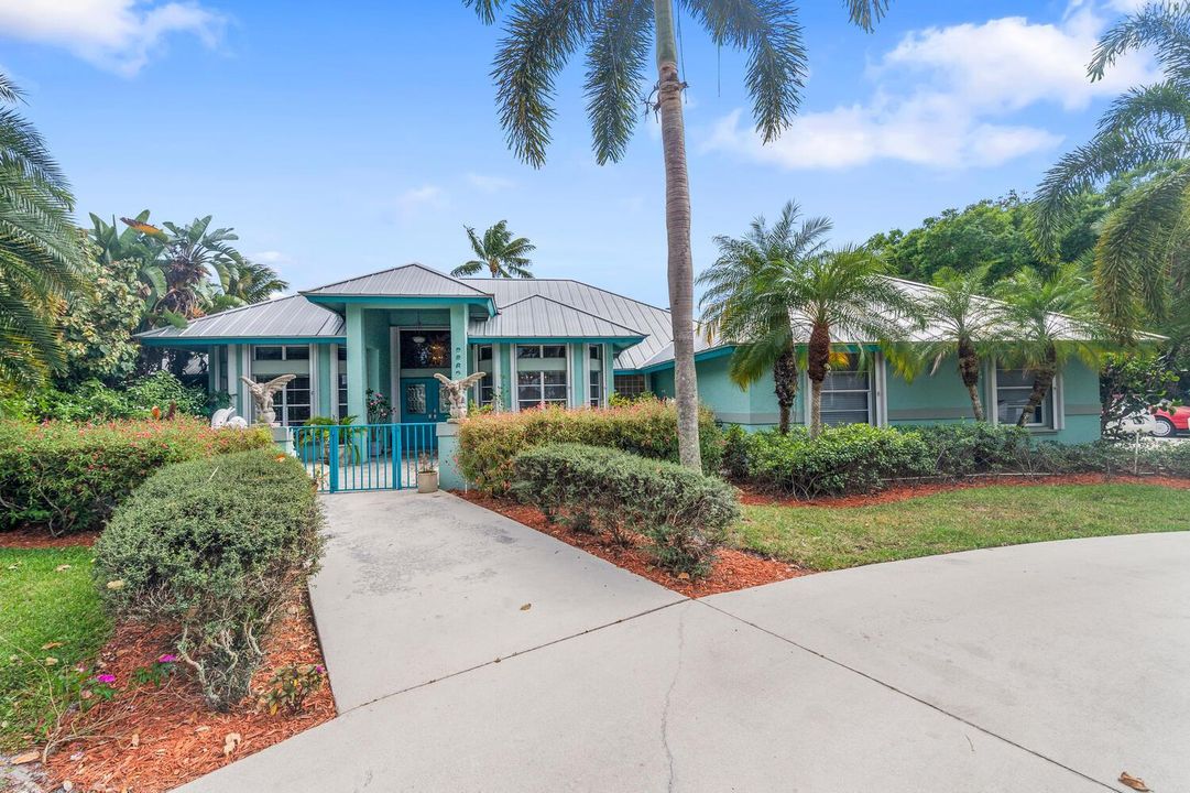 8862 Estate Dr-large-038-037-DSC7915-150