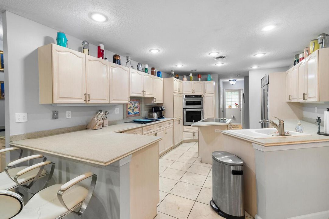 8862 Estate Dr-large-028-025-DSC7870-150