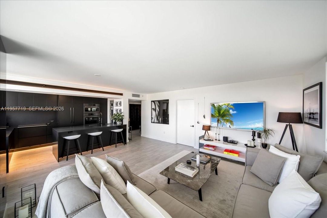 For Sale: $1,175,000 (2 beds, 2 baths, 1147 Square Feet)