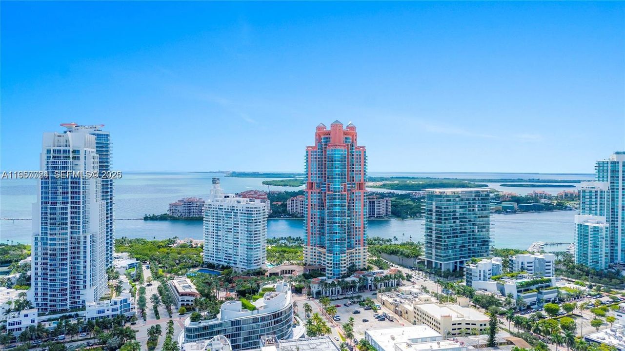 For Sale: $2,295,000 (3 beds, 2 baths, 2340 Square Feet)