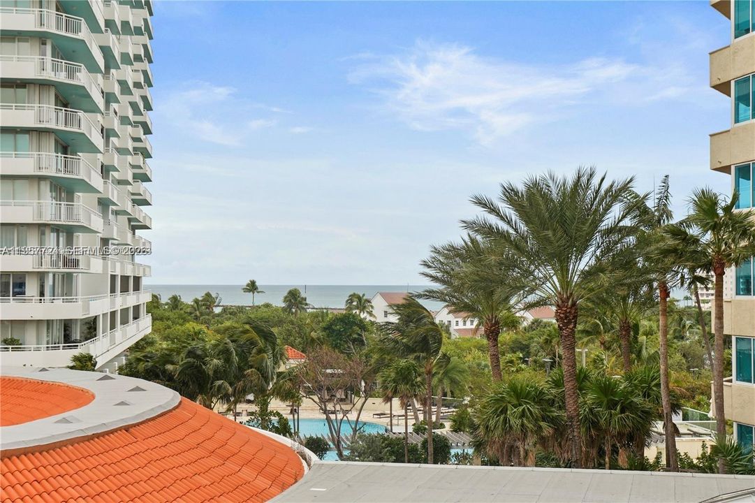 For Sale: $2,295,000 (3 beds, 2 baths, 2340 Square Feet)