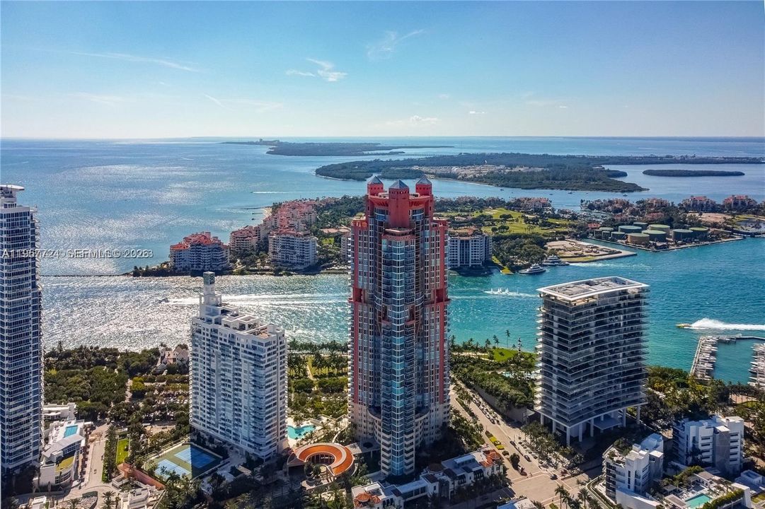For Sale: $2,295,000 (3 beds, 2 baths, 2340 Square Feet)
