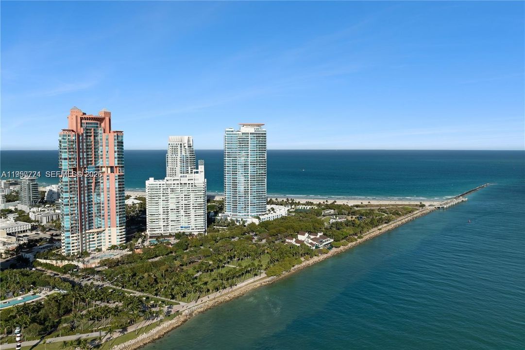 For Sale: $2,295,000 (3 beds, 2 baths, 2340 Square Feet)