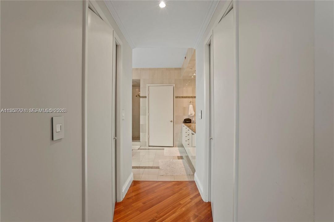 For Sale: $2,295,000 (3 beds, 2 baths, 2340 Square Feet)