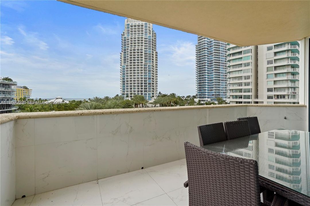 For Sale: $2,295,000 (3 beds, 2 baths, 2340 Square Feet)