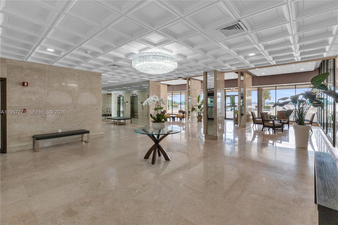 En Venta: $620,000 (3 camas, 2 baños, 1570 Pies cuadrados)