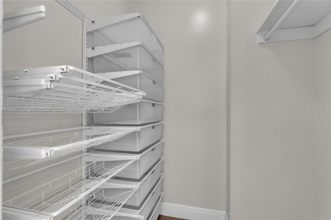 En Venta: $620,000 (3 camas, 2 baños, 1570 Pies cuadrados)