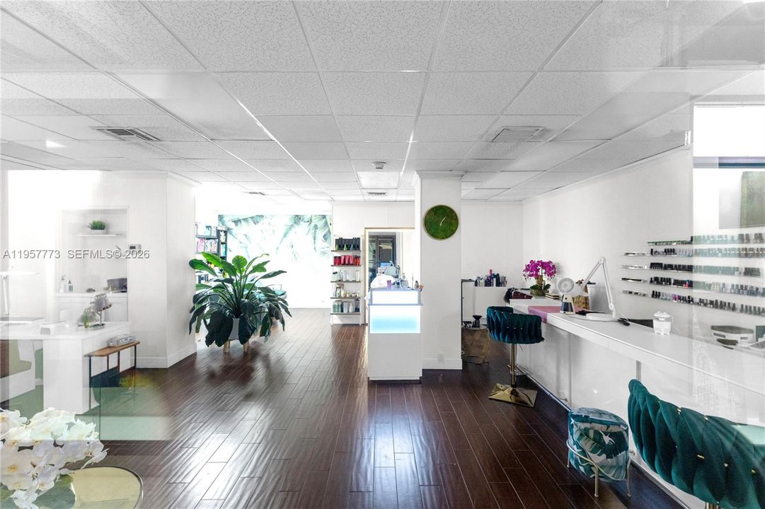 En Venta: $620,000 (3 camas, 2 baños, 1570 Pies cuadrados)