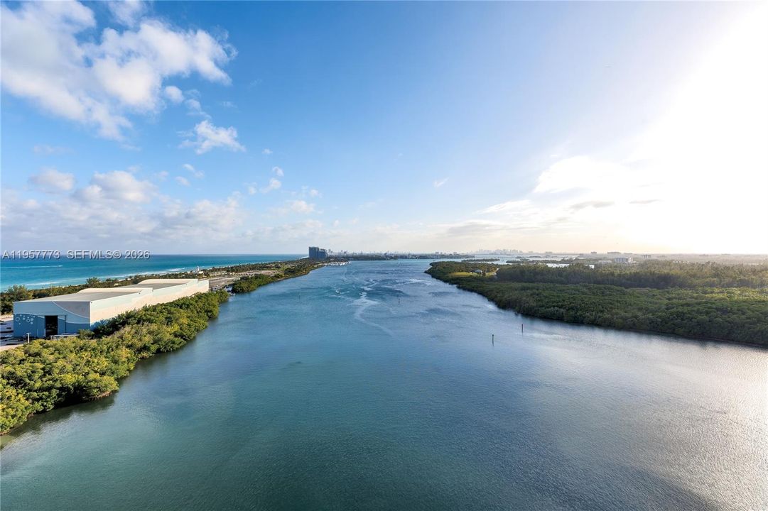 En Venta: $620,000 (3 camas, 2 baños, 1570 Pies cuadrados)