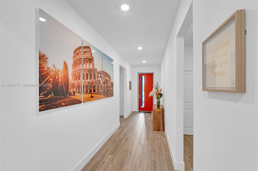 Activo con contrato: $829,999 (4 camas, 3 baños, 2603 Pies cuadrados)
