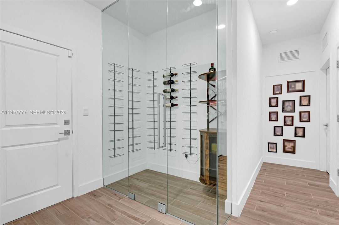 Activo con contrato: $829,999 (4 camas, 3 baños, 2603 Pies cuadrados)
