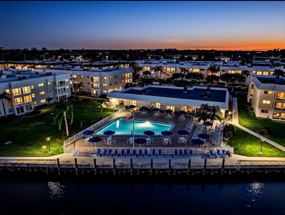 CLUBHOUSE & POOL ON THE WATER 16