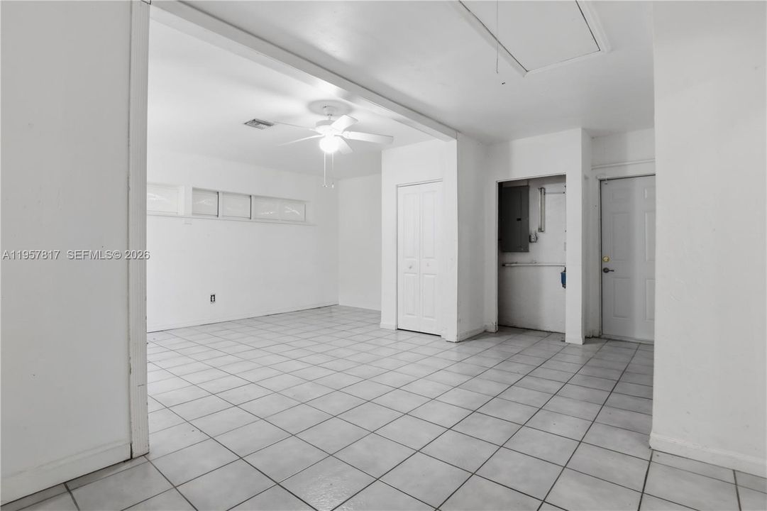 En Venta: $519,000 (3 camas, 2 baños, 1956 Pies cuadrados)
