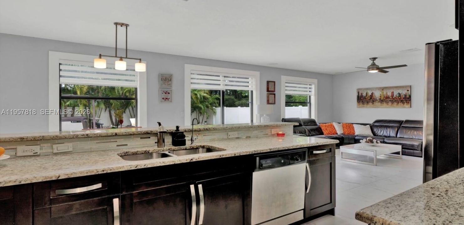 En Renta: $5,400 (5 camas, 4 baños, 2759 Pies cuadrados)