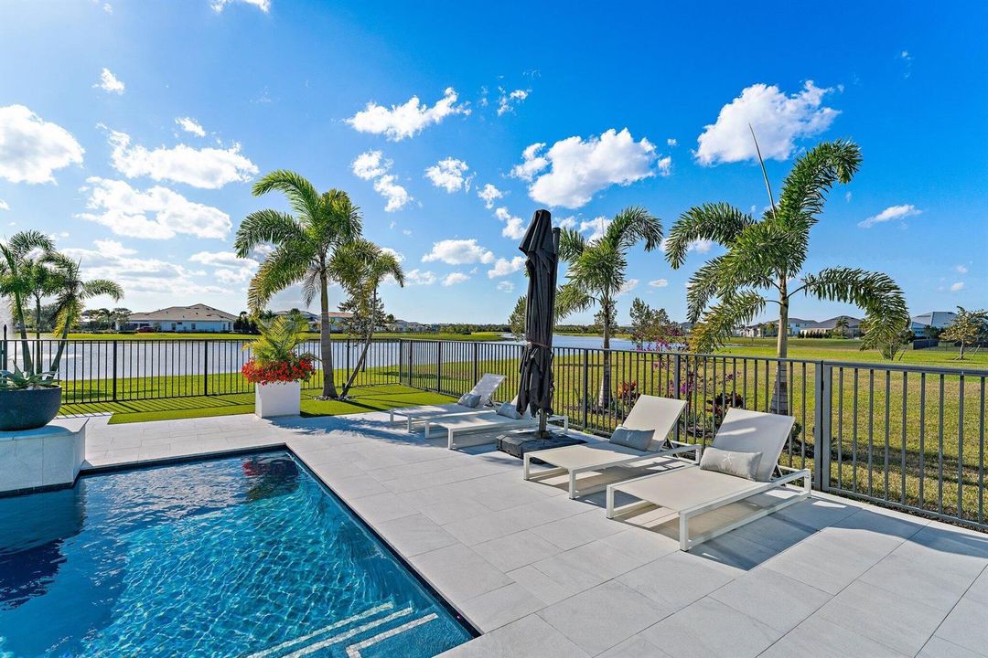 Pool & View
