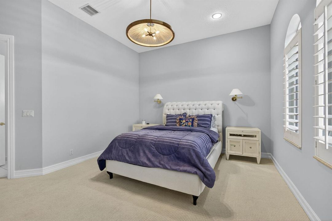 Guest bedroom