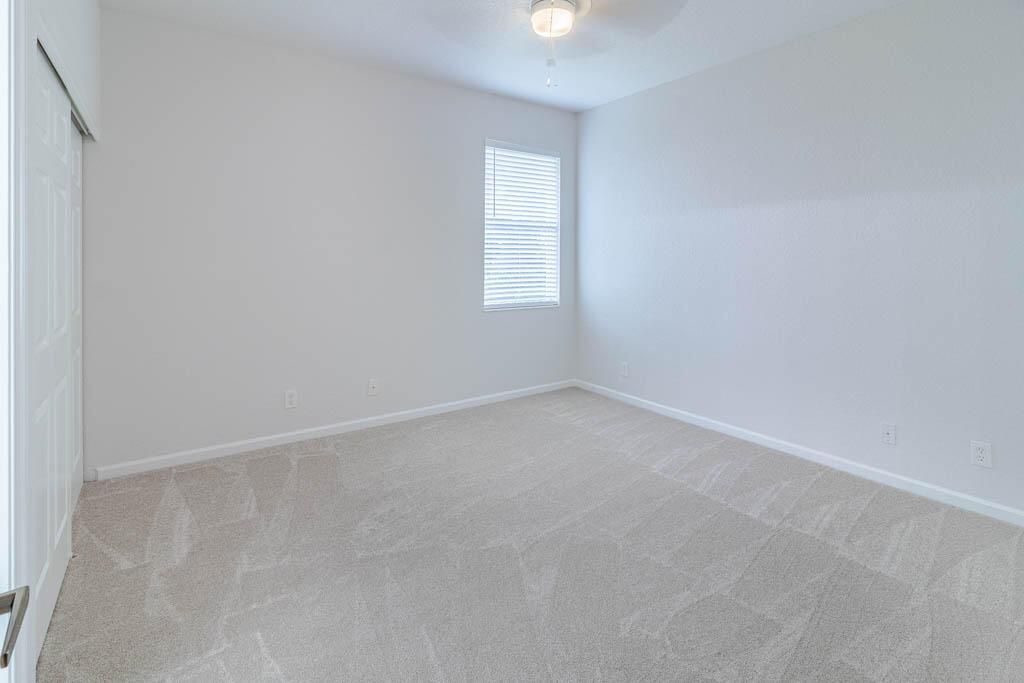 356 SE Bloxham Way-15
