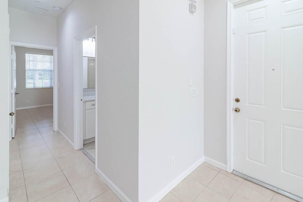 356 SE Bloxham Way-11