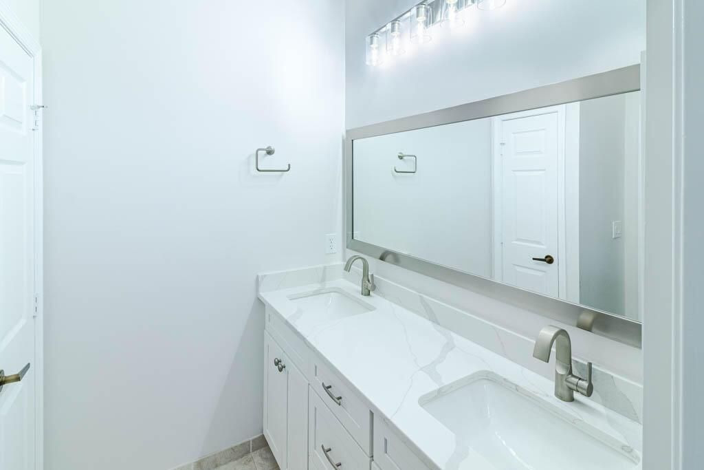 356 SE Bloxham Way-58