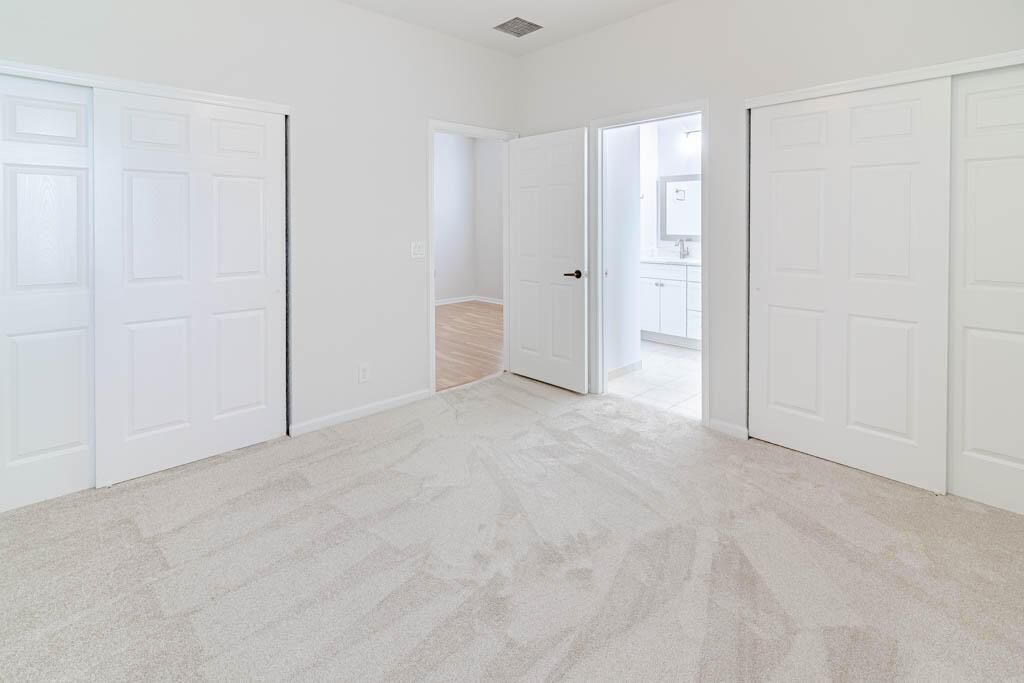 356 SE Bloxham Way-18