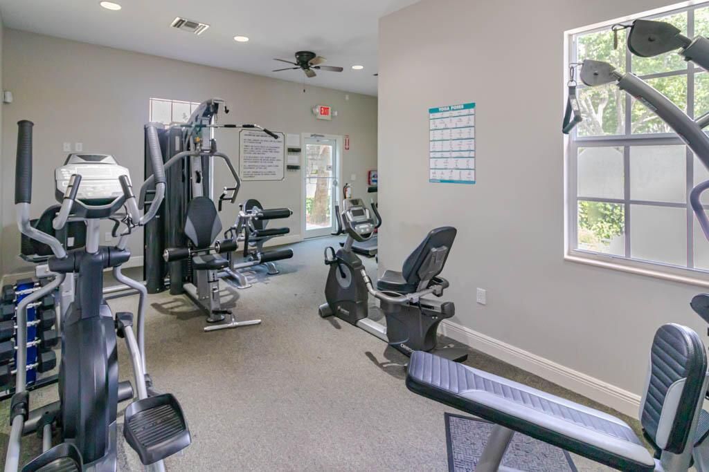356 SE Bloxham Way-38