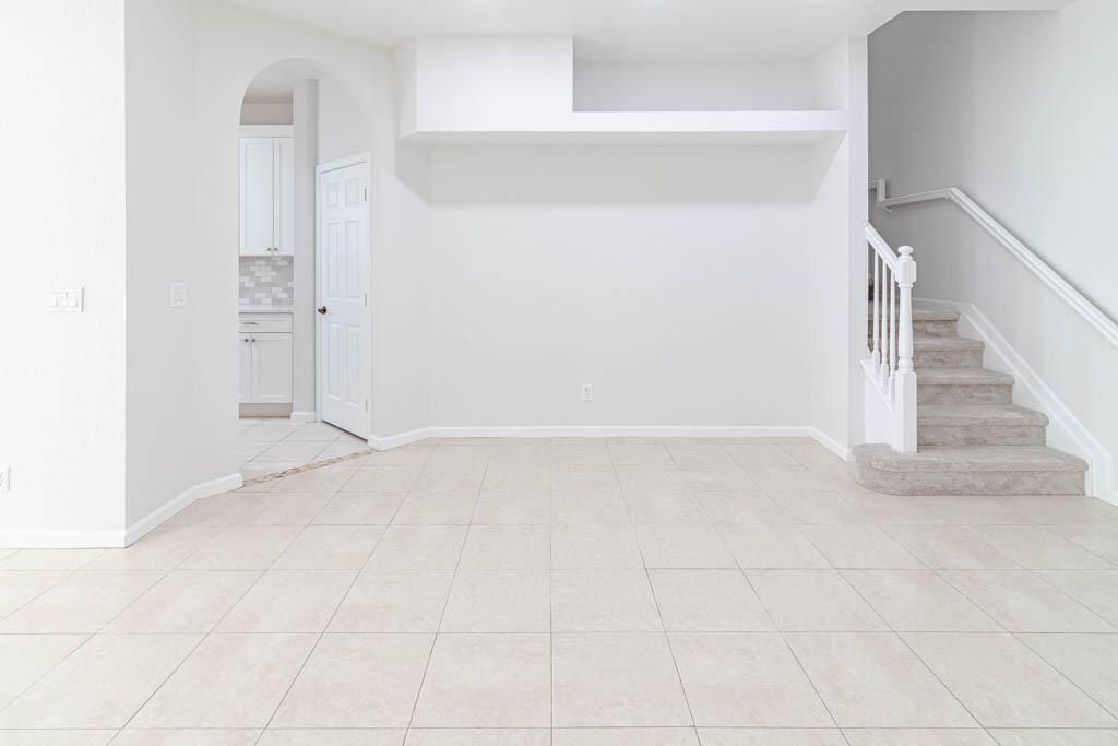 356 SE Bloxham Way-2