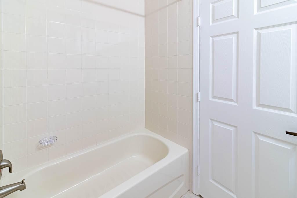 356 SE Bloxham Way-9