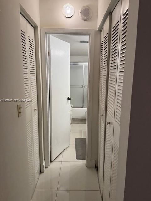 На продажу: $219,900 (1 спален, 1 ванн, 894 Квадратных фут)