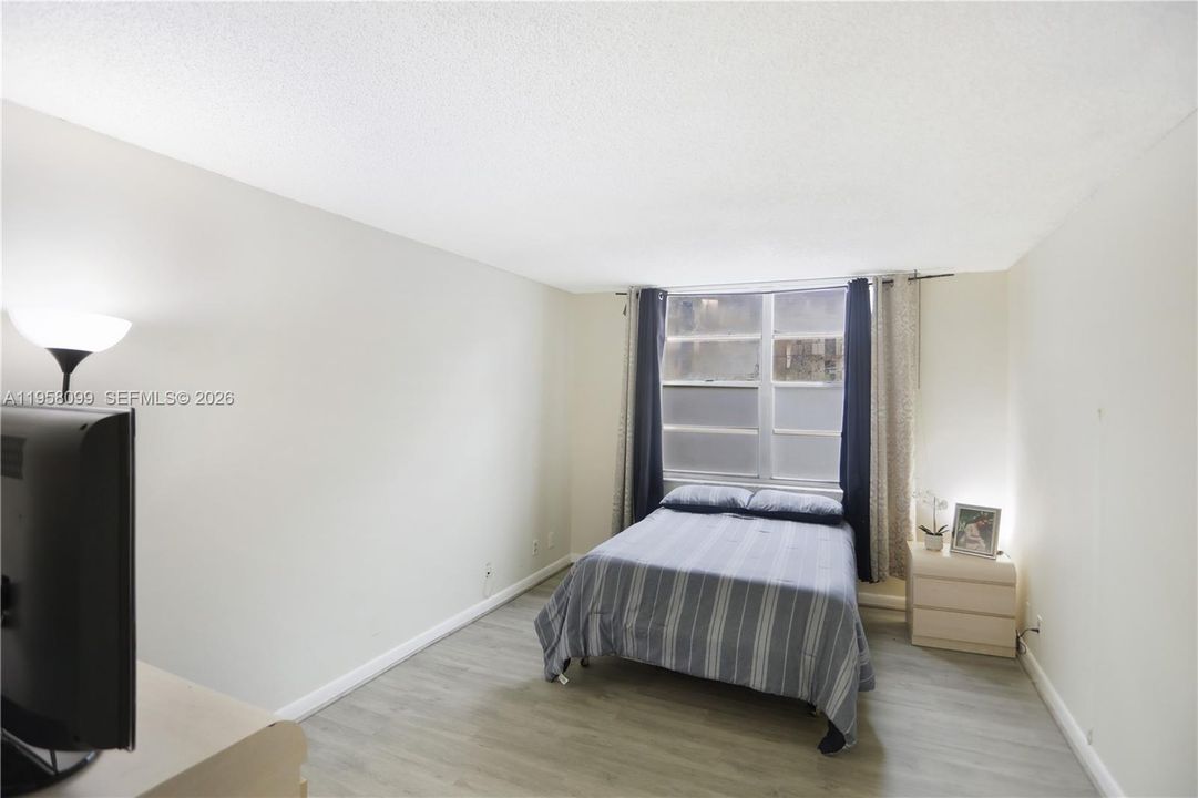 En Venta: $215,000 (2 camas, 2 baños, 1054 Pies cuadrados)