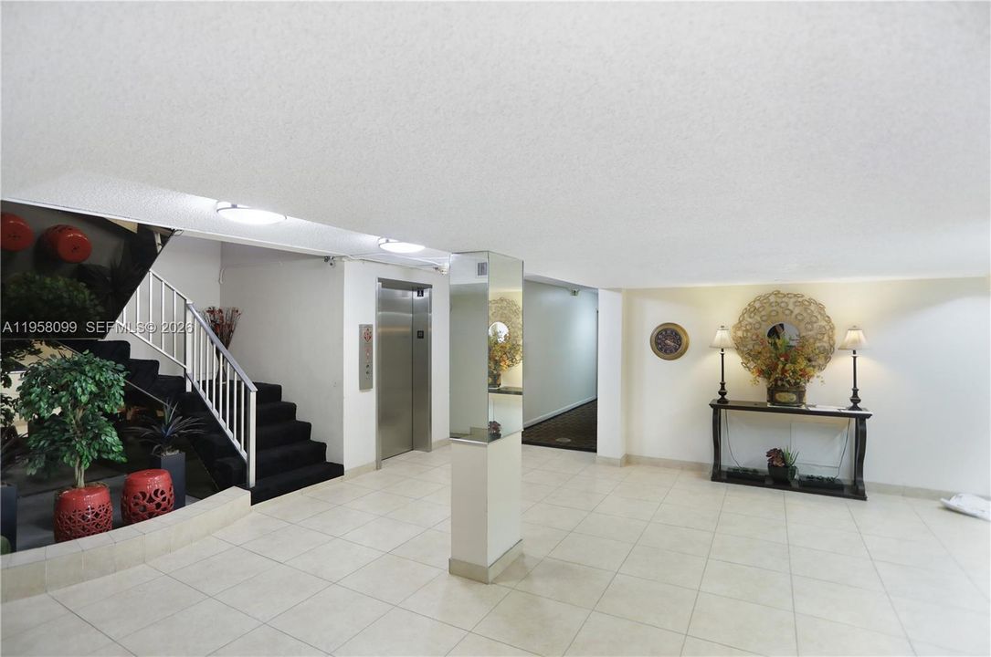 En Venta: $215,000 (2 camas, 2 baños, 1054 Pies cuadrados)