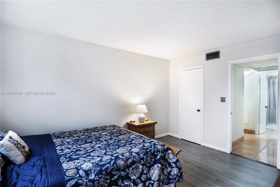 En Venta: $215,000 (2 camas, 2 baños, 1054 Pies cuadrados)