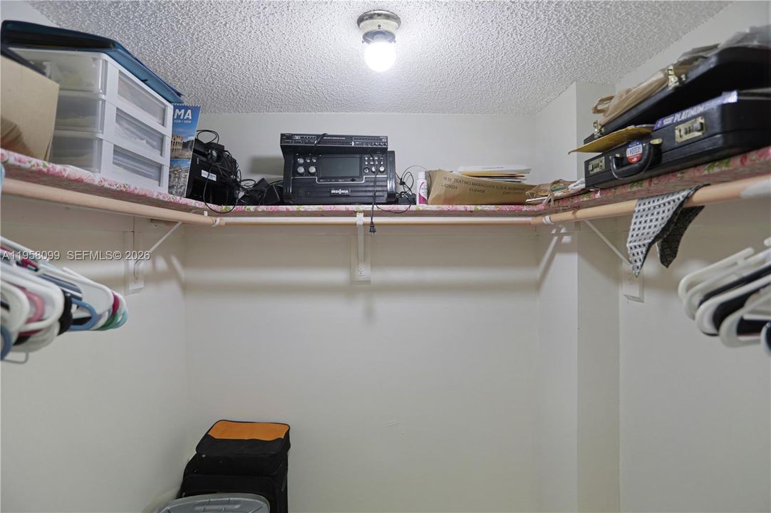 En Venta: $215,000 (2 camas, 2 baños, 1054 Pies cuadrados)
