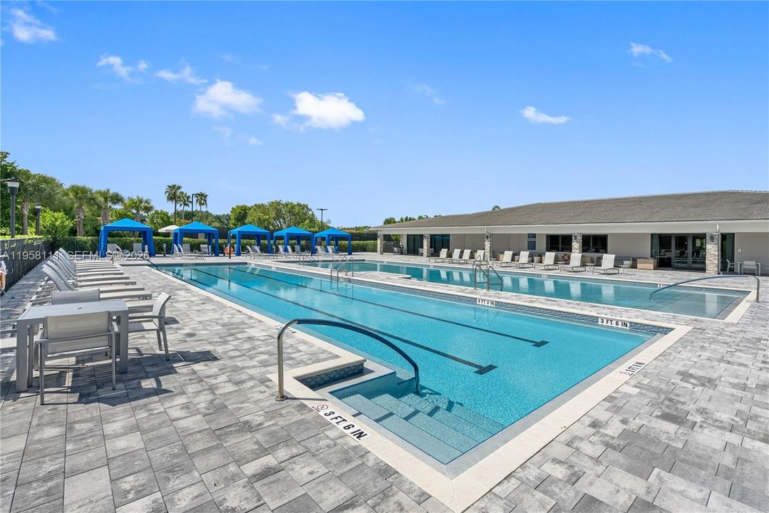 For Rent: $4,148 (2 beds, 2 baths, 1321 Square Feet)