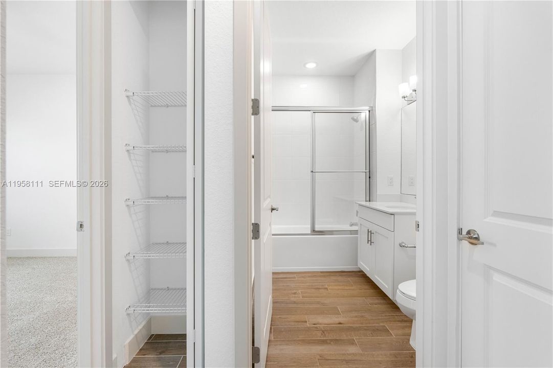 For Rent: $4,148 (2 beds, 2 baths, 1321 Square Feet)