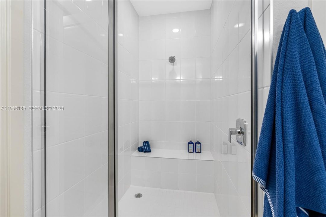 For Rent: $4,148 (2 beds, 2 baths, 1321 Square Feet)