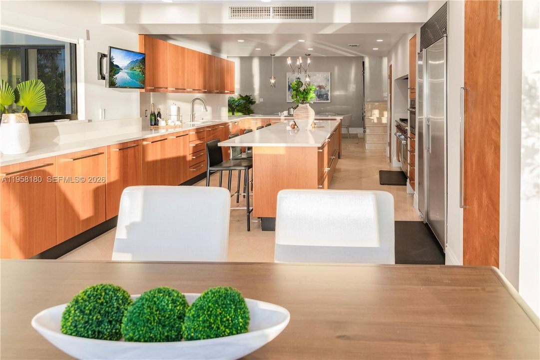 En Venta: $4,195,000 (6 camas, 4 baños, 5741 Pies cuadrados)