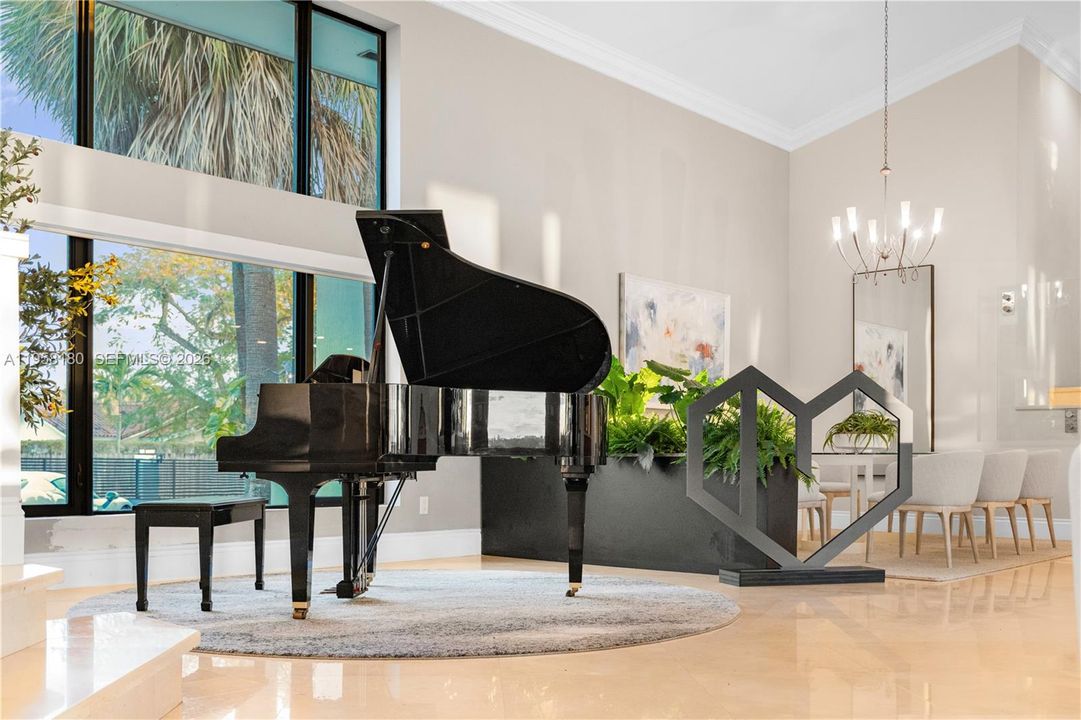 En Venta: $4,195,000 (6 camas, 4 baños, 5741 Pies cuadrados)