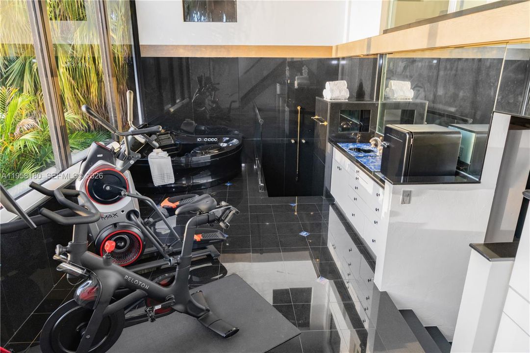 En Venta: $4,195,000 (6 camas, 4 baños, 5741 Pies cuadrados)