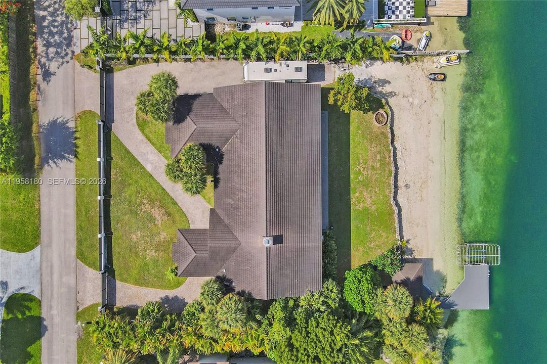 En Venta: $4,195,000 (6 camas, 4 baños, 5741 Pies cuadrados)