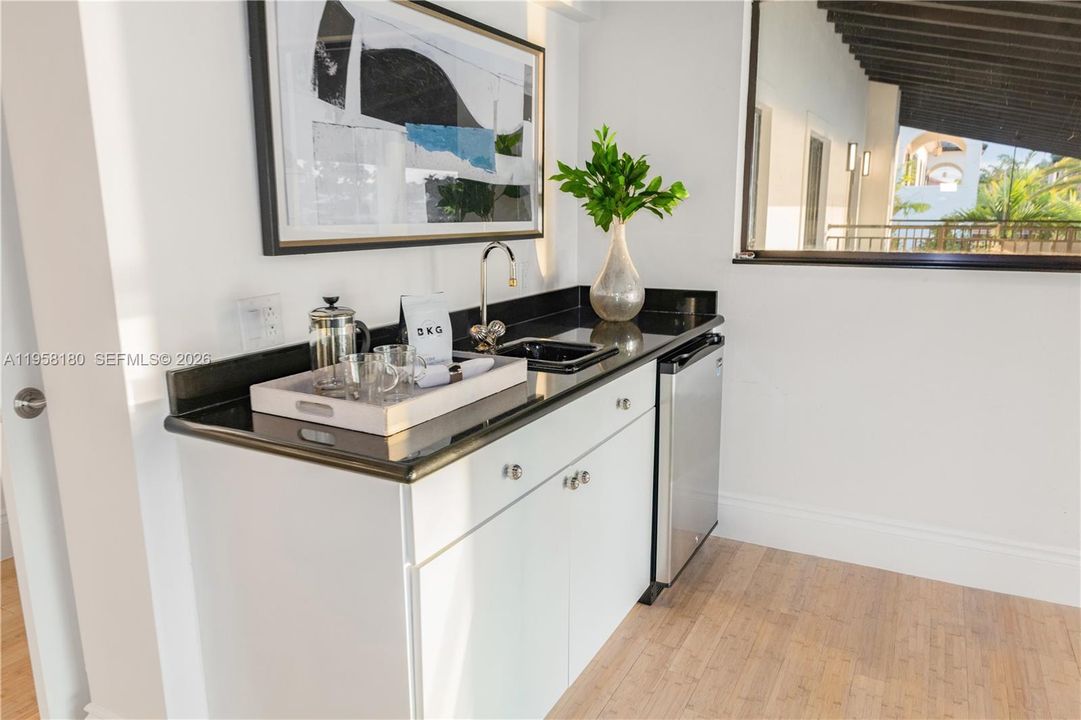 En Venta: $4,195,000 (6 camas, 4 baños, 5741 Pies cuadrados)
